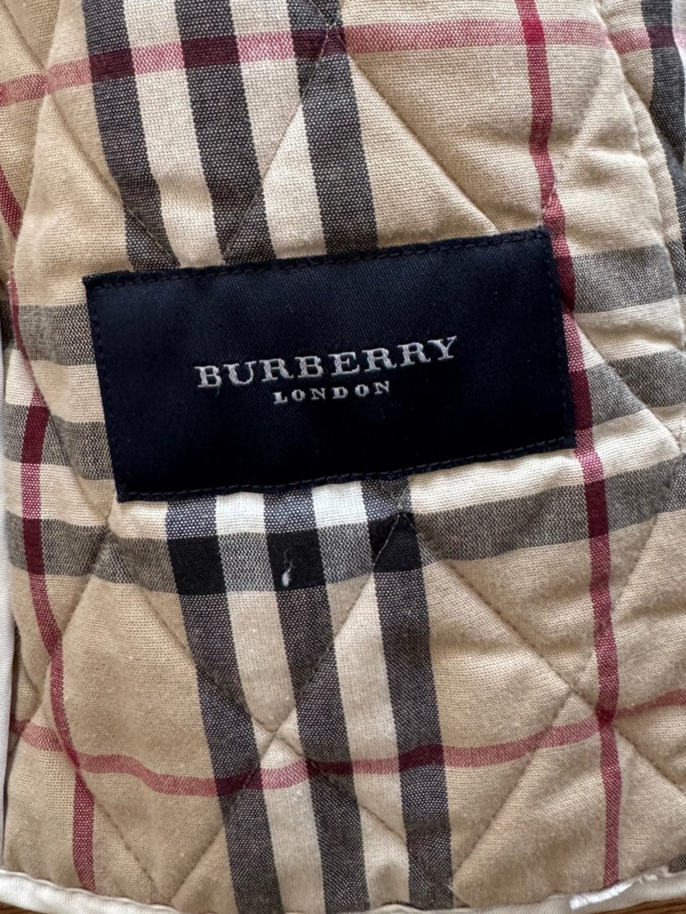 Authentic Burberry quilted coat- signature nova check lined jacket- Size M - Picture 11 of 11